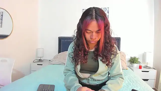 ZulyMichels online show from December 16, 2025, 2:10 pm