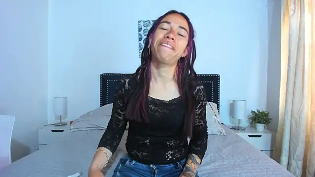 ZulyMichels online show from September 23, 2025, 12:34 pm