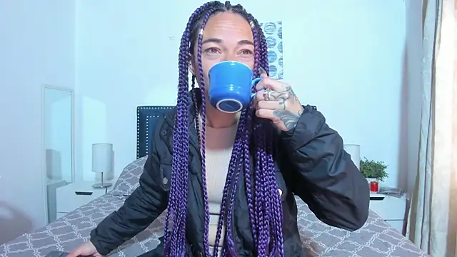 Snapshot of ZulyMichels chatting on April 16, 2026, 12:28 pm ZulyMichels online show from April 16, 2026, 12:28 pm