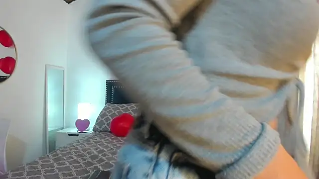 ZulyMichels online show from February 12, 2026, 2:28 pm