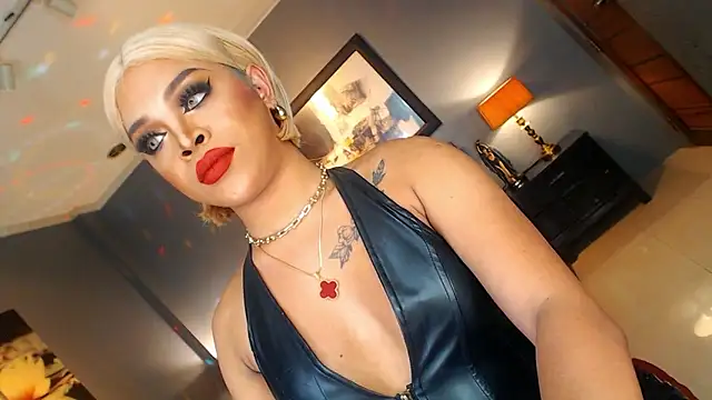 Snapshot of MarryQueen22 chatting on January 17, 2026, 12:58 am MarryQueen22 online show from January 17, 2026, 12:58 am