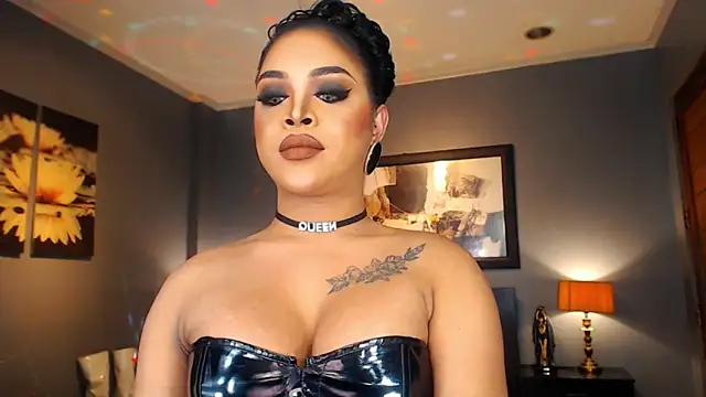 Snapshot of MarryQueen22 chatting on February 16, 2026, 12:53 am MarryQueen22 online show from February 16, 2026, 12:53 am