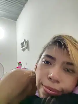 Snapshot of Girl_Cherry chatting on March 10, 2025, 2:39 am Girl Cherry online show from March 10, 2025, 2:39 am