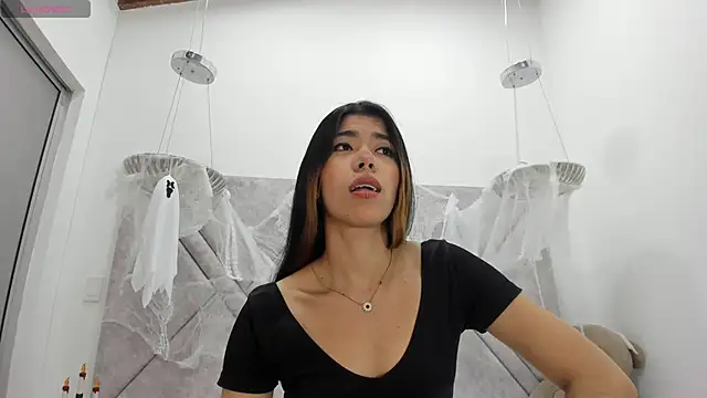 Snapshot of Girl_Cherry chatting on October 9, 2025, 11:33 am Girl Cherry online show from October 9, 2025, 11:33 am