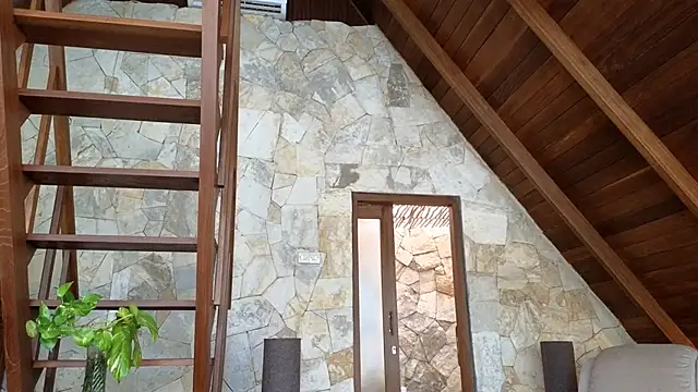 Snapshot of Cryptikov chatting on April 5, 2026, 8:21 am Cryptikov online show from April 5, 2026, 8:21 am