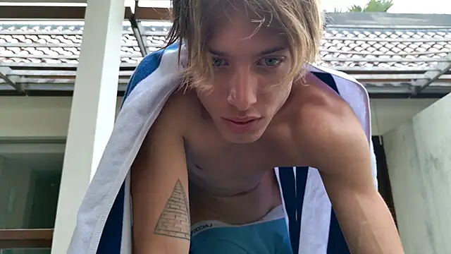 Snapshot of Cryptikov chatting on March 4, 2026, 2:08 am Cryptikov online show from March 4, 2026, 2:08 am