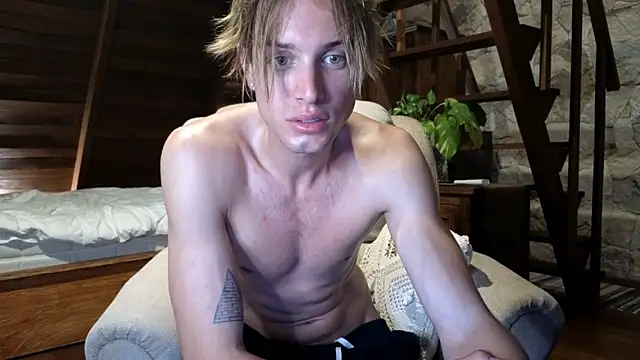 Snapshot of Cryptikov chatting on April 8, 2026, 1:45 pm Cryptikov online show from April 8, 2026, 1:45 pm