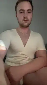 Maxmusterman20023 online show from October 6, 2025, 10:43 pm