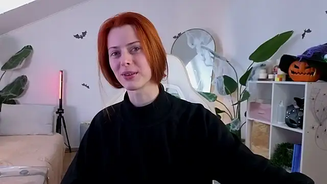 Snapshot of doll_lesli chatting on November 2, 2025, 9:36 am doll lesli online show from November 2, 2025, 9:36 am