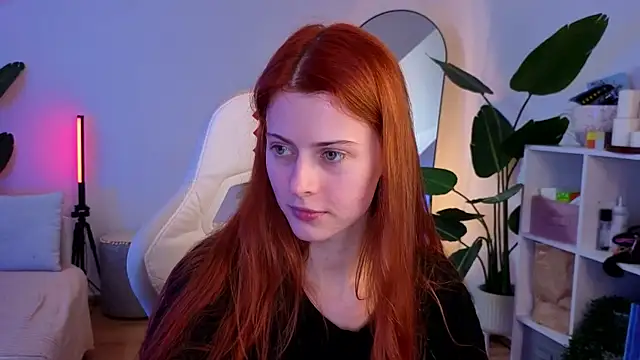 Snapshot of doll_lesli chatting on November 10, 2025, 8:30 am doll lesli online show from November 10, 2025, 8:30 am