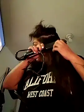 Snapshot of Juanavic chatting on December 8, 2024, 7:43 pm Juanavic online show from December 8, 2024, 7:43 pm