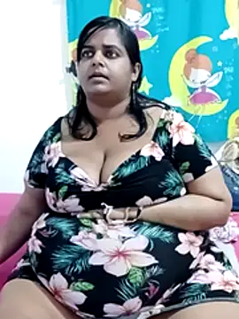 Snapshot of SusanaEshwar chatting on April 23, 2026, 12:28 am SusanaEshwar online show from April 23, 2026, 12:28 am