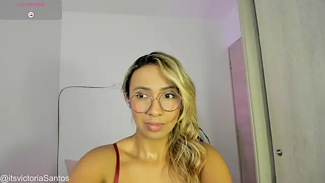 Snapshot of Victoriasant chatting on March 15, 2026, 11:12 pm Victoriasant online show from March 15, 2026, 11:12 pm