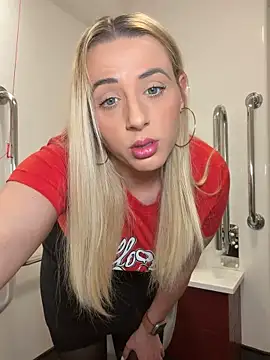 Strongqueen online show from April 12, 2026, 8:01 pm