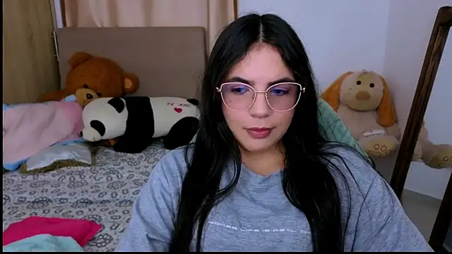 Snapshot of _elenna chatting on November 16, 2025, 3:28 pm elenna online show from November 16, 2025, 3:28 pm