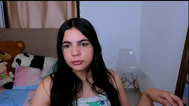 Snapshot of _elenna chatting on December 19, 2025, 5:37 pm elenna online show from December 19, 2025, 5:37 pm