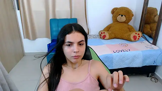 Snapshot of _elenna chatting on March 22, 2025, 11:42 pm elenna online show from March 22, 2025, 11:42 pm