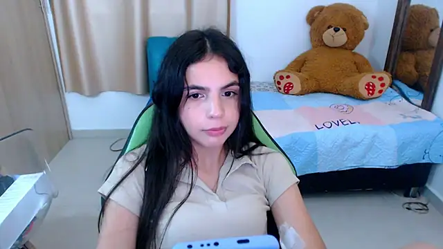 Snapshot of _elenna chatting on March 20, 2025, 7:46 pm elenna online show from March 20, 2025, 7:46 pm