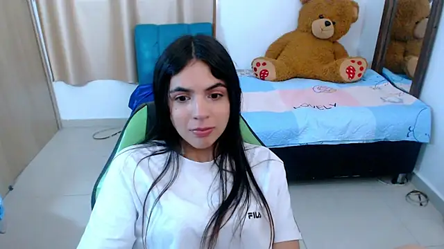 Snapshot of _elenna chatting on March 15, 2025, 8:54 pm elenna online show from March 15, 2025, 8:54 pm