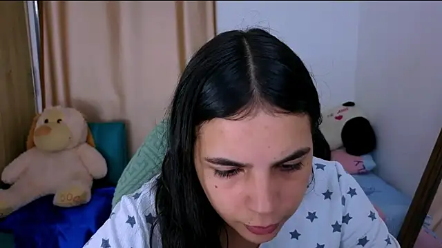 Snapshot of _elenna chatting on October 1, 2025, 5:28 pm elenna online show from October 1, 2025, 5:28 pm