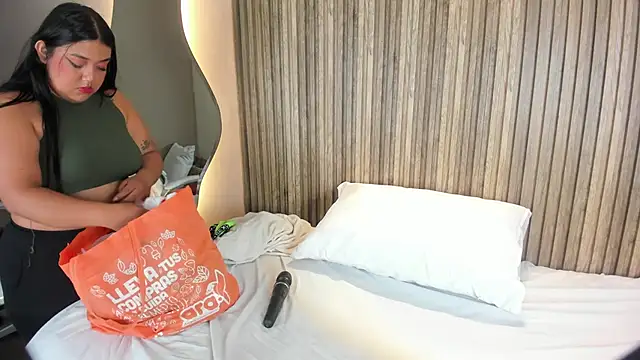 Crismat  online show from March 21, 2025, 4:17 am