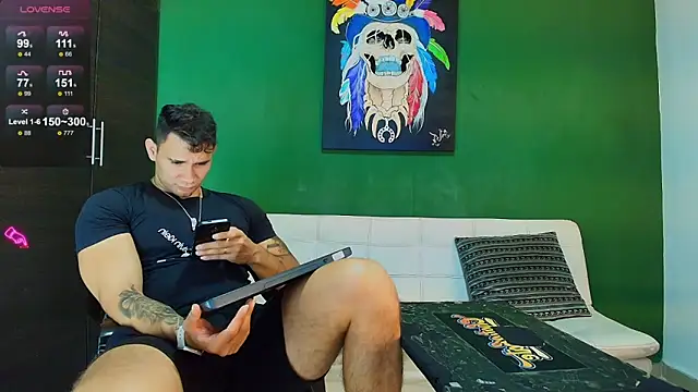 GendersonFit online show from October 28, 2025, 10:09 pm