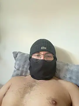 Snapshot of Lolo5760 chatting on November 17, 2025, 9:02 am Lolo5760 online show from November 17, 2025, 9:02 am