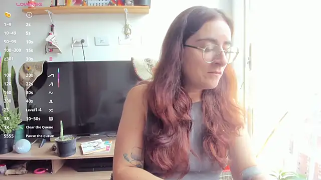 linda giggle online show from December 18, 2025, 2:43 pm