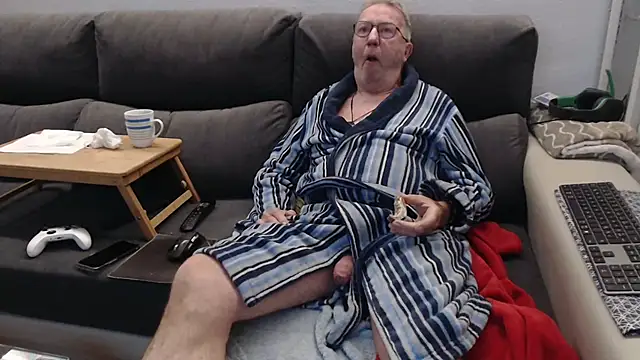 Nudelschwanz online show from April 16, 2026, 4:35 am