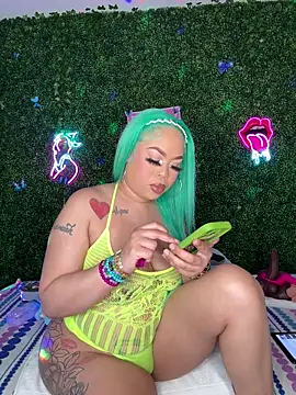 Snapshot of ThickAssRena chatting on February 27, 2026, 8:25 am ThickAssRena online show from February 27, 2026, 8:25 am