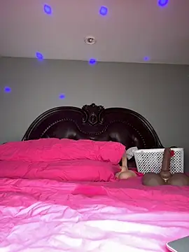 Snapshot of ThickAssRena chatting on November 15, 2025, 7:34 am ThickAssRena online show from November 15, 2025, 7:34 am