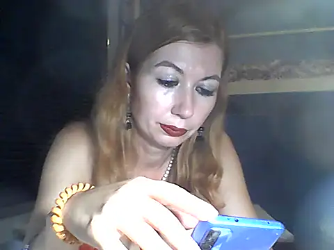 Snapshot of Olesja chatting on July 12, 2026, 7:37 pm Olesja online show from July 12, 2026, 7:37 pm
