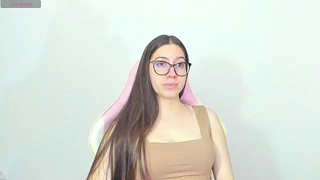 Snapshot of alice-love1 chatting on March 2, 2025, 2:30 am alice-love1 online show from March 2, 2025, 2:30 am