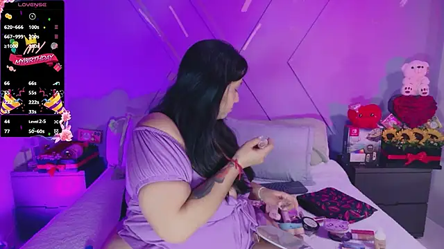 emmajohnss online show from May 8, 2026, 3:54 am