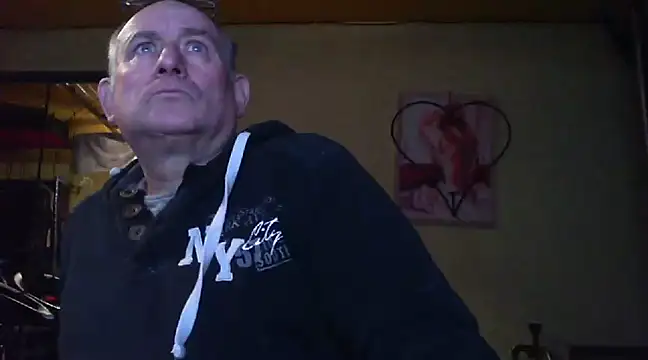 Snapshot of jeanlulu chatting on January 1, 2025, 4:50 pm jeanlulu online show from January 1, 2025, 4:50 pm