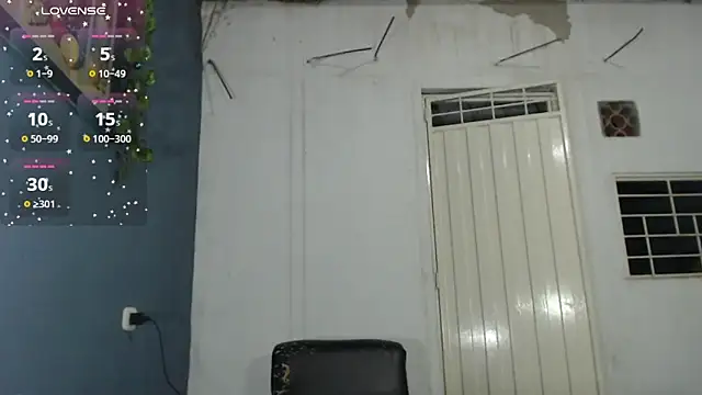 Snapshot of selena_moon98 chatting on September 29, 2025, 11:43 pm selena moon98 online show from September 29, 2025, 11:43 pm