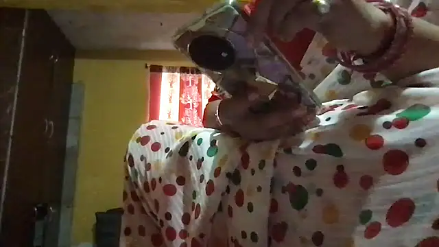 Snapshot of Riyasingh9 chatting on November 3, 2025, 3:45 am Riyasingh9 online show from November 3, 2025, 3:45 am