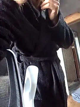 Snapshot of Lina_lou4 chatting on October 29, 2025, 8:02 am Lina lou4 online show from October 29, 2025, 8:02 am