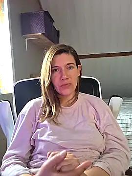 Snapshot of Lina_lou4 chatting on December 19, 2025, 9:11 am Lina lou4 online show from December 19, 2025, 9:11 am