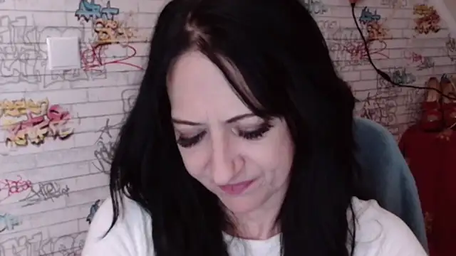 DebraMilf online show from July 2, 2026, 3:34 am