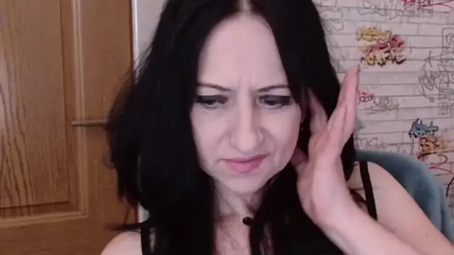 DebraMilf online show from July 5, 2026, 1:43 am
