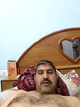 Snapshot of Amandev7 chatting on March 5, 2026, 6:21 am Amandev7 online show from March 5, 2026, 6:21 am