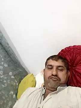 Snapshot of Amandev7 chatting on April 16, 2026, 4:46 am Amandev7 online show from April 16, 2026, 4:46 am