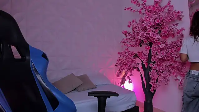 cora 22 online show from March 17, 2026, 1:14 pm