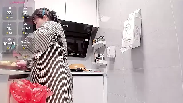 Snapshot of Vivian-6 chatting on March 3, 2026, 1:23 am Vivian-6 online show from March 3, 2026, 1:23 am