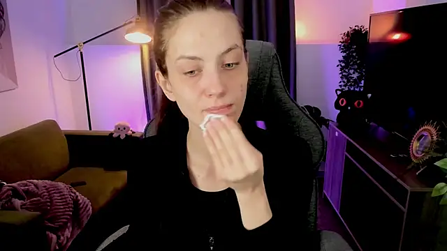 EmilyWilden online show from October 27, 2025, 8:37 am