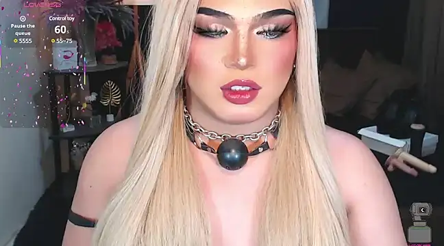 Snapshot of Bitch_Fowler69 chatting on March 18, 2025, 6:17 am Bitch Fowler69 online show from March 18, 2025, 6:17 am