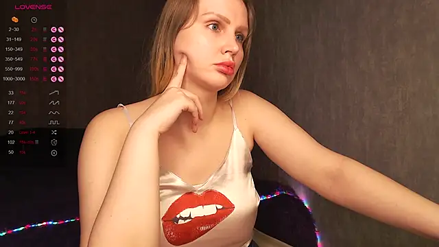 nutcrew online show from December 14, 2025, 8:47 pm