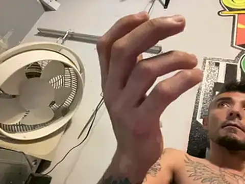 Snapshot of DarkHorse89 chatting on December 16, 2024, 10:34 pm DarkHorse89 online show from December 16, 2024, 10:34 pm