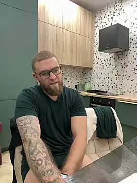 Bear bear  online show from March 3, 2025, 4:26 pm